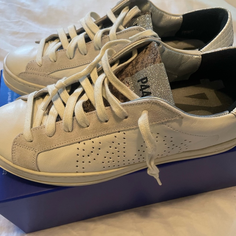 p448 John Sneakers